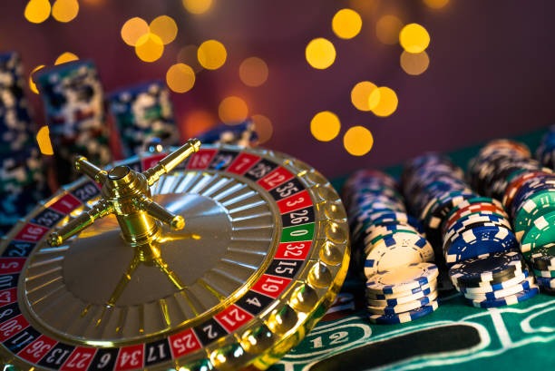 angkringan138 platform showing live casino tables and sportsbook on mobile device